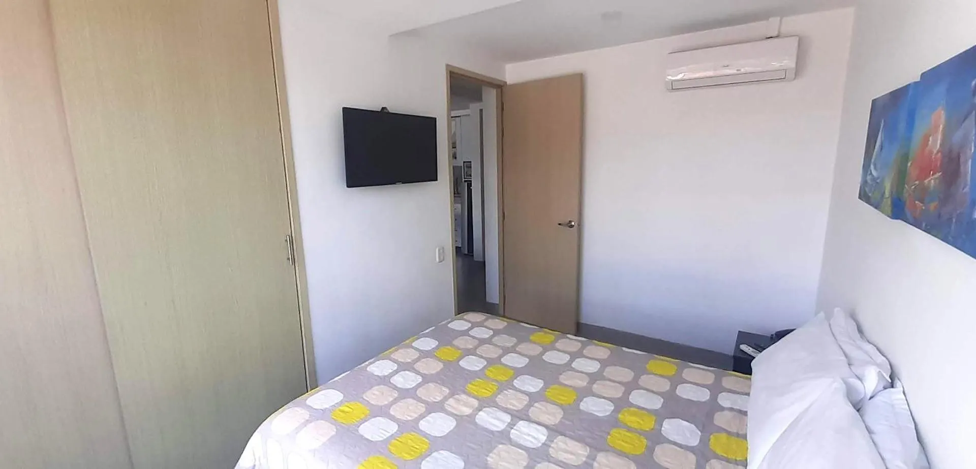 Mingle With The Beautiful Paisas, Perfect Location Apartment Medellin