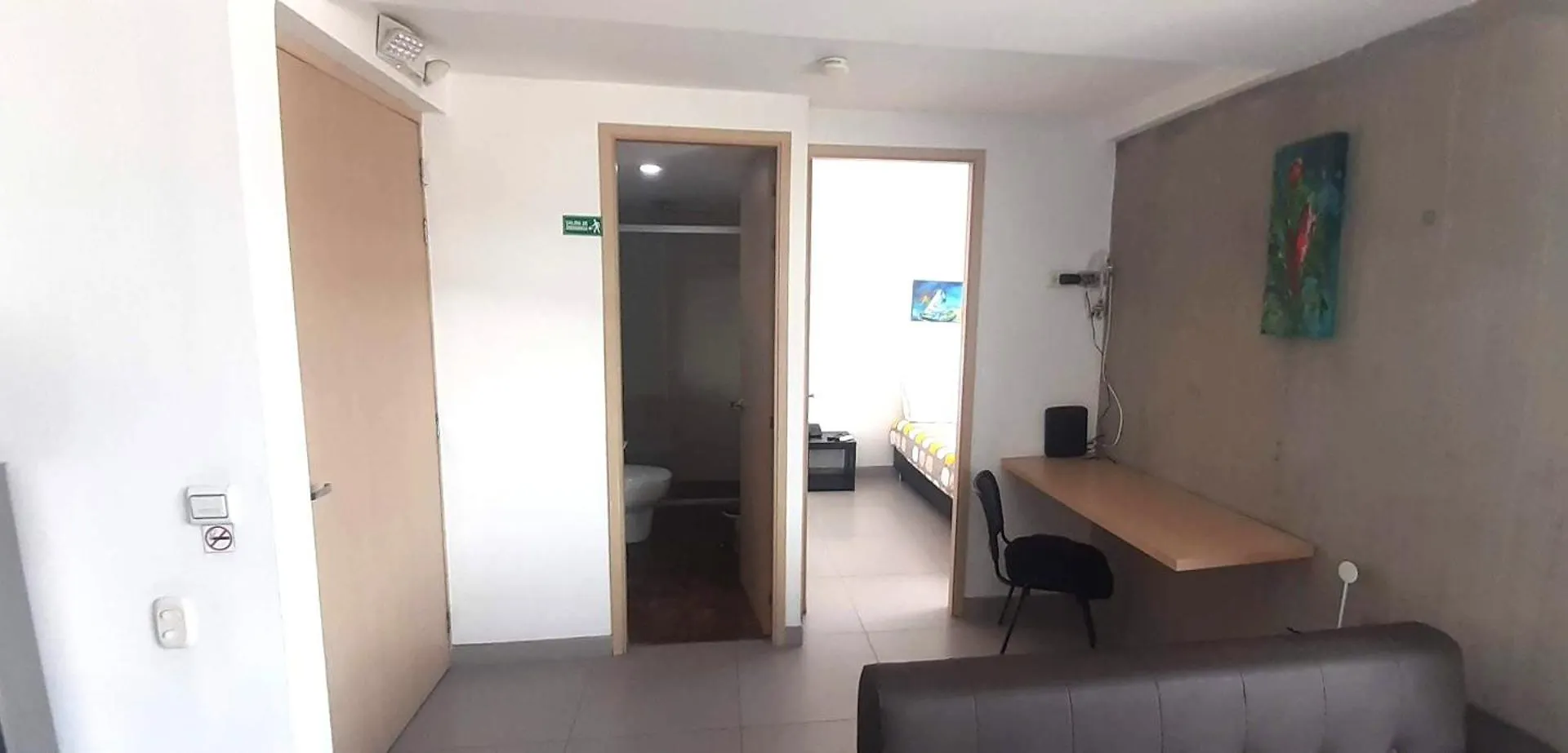 Mingle With The Beautiful Paisas, Perfect Location Apartment Medellin
