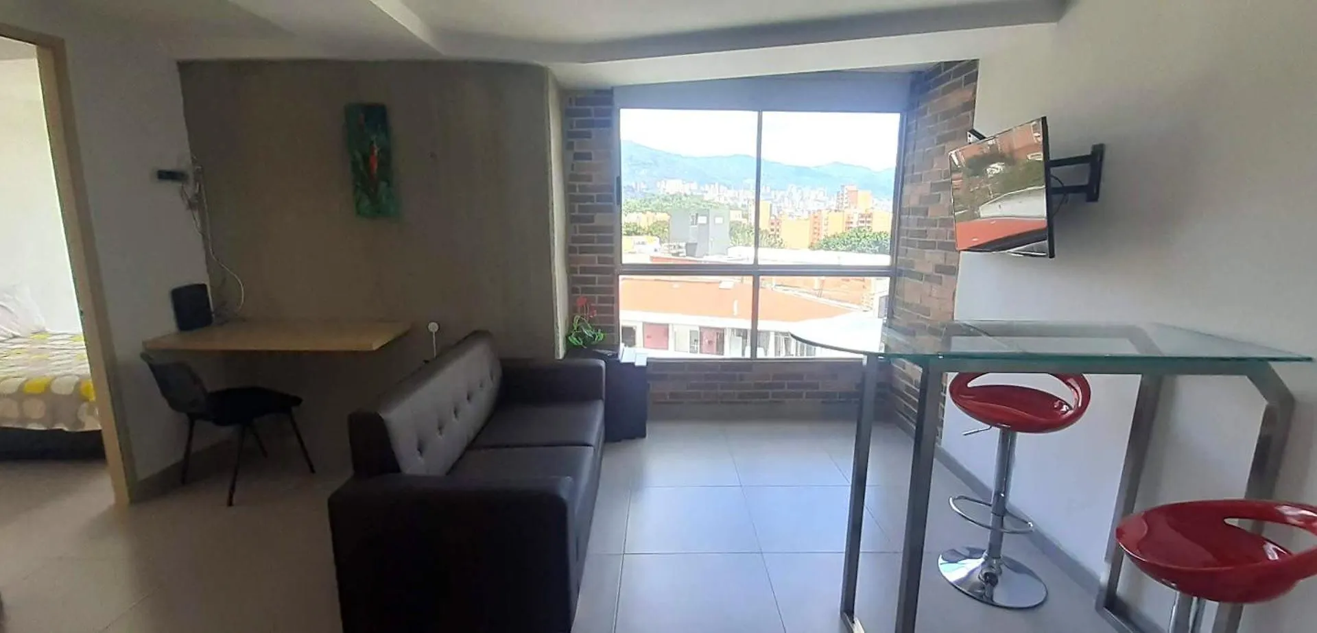 Mingle With The Beautiful Paisas, Perfect Location Apartment Medellin